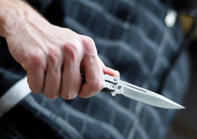 Toyda qətl hadisəsi: ata öldürülüb, oğlu yaralıdır Toyda qətl hadisəsi: ata öldürülüb, oğlu yaralıdır