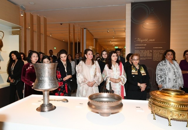 Mehriban Əliyeva Bakıya gələn dövlət başçılarının xanımları ilə görüşüb Mehriban Əliyeva Bakıya gələn dövlət başçılarının xanımları ilə görüşüb