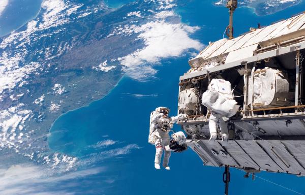 Astronavtlar növbəti dəfə açıq kosmosa çıxıblar