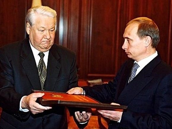 Yeltsinin kürəkəni Putinin varislik sirrindən danışıb