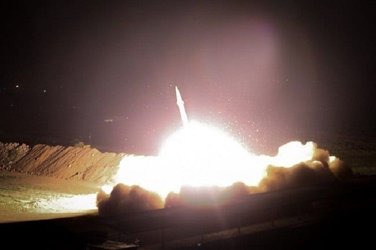 İran ABŞ-ın hərbi bazasına raket zərbələri endirib