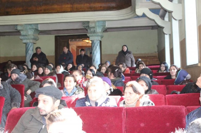 Qənirə Paşayeva Qovlardakı seçicilərinə təşəkkür edib