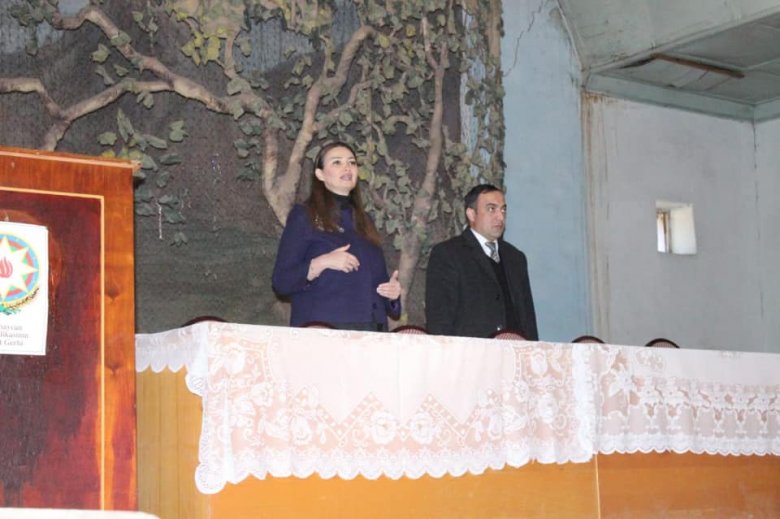 Qənirə Paşayeva Qovlardakı seçicilərinə təşəkkür edib