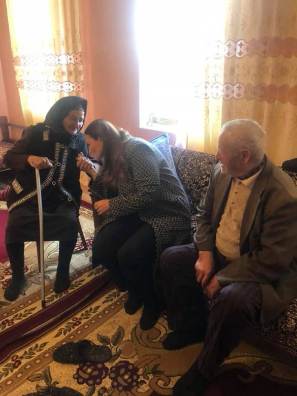 Qənirə Paşayeva şəhid ailələrini və müharibə veteranlarını ziyarət edib Qənirə Paşayeva şəhid ailələrini və müharibə veteranlarını ziyarət edib