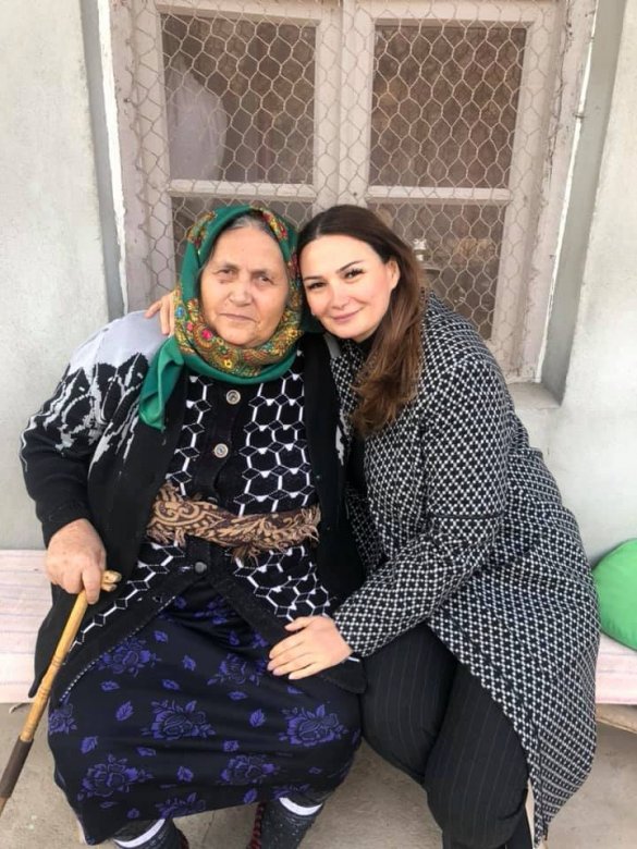 Qənirə Paşayeva şəhid ailələrini və müharibə veteranlarını ziyarət edib Qənirə Paşayeva şəhid ailələrini və müharibə veteranlarını ziyarət edib