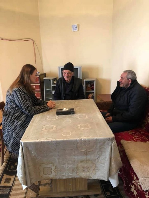 Qənirə Paşayeva şəhid ailələrini və müharibə veteranlarını ziyarət edib Qənirə Paşayeva şəhid ailələrini və müharibə veteranlarını ziyarət edib