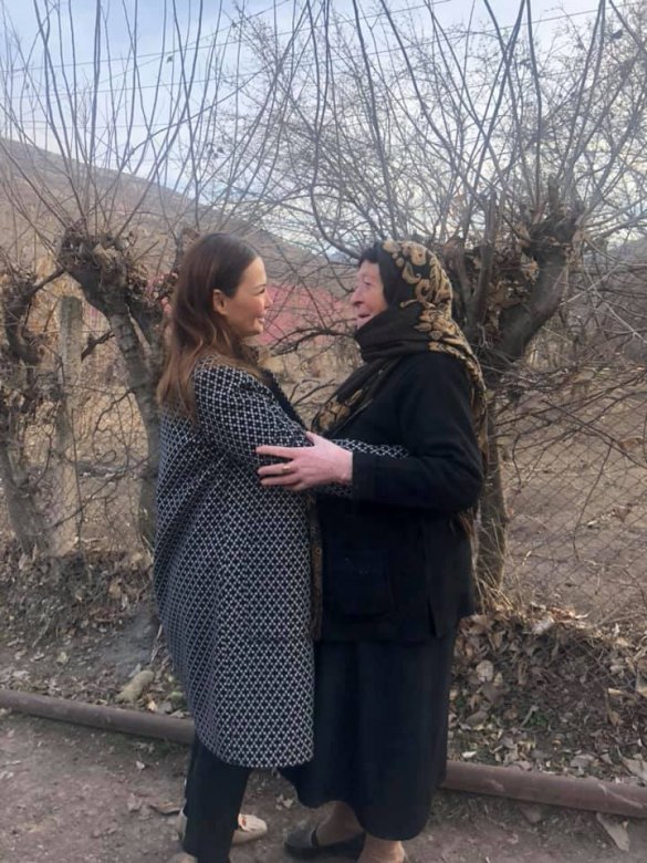 Qənirə Paşayeva şəhid ailələrini və müharibə veteranlarını ziyarət edib Qənirə Paşayeva şəhid ailələrini və müharibə veteranlarını ziyarət edib