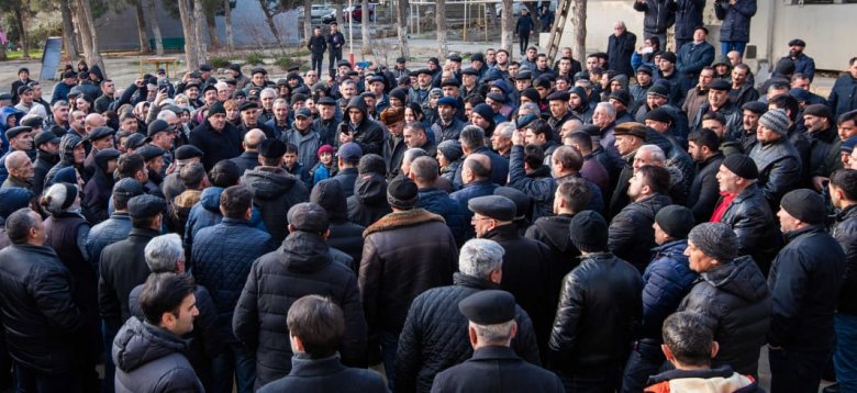 İqbal Ağazadə: “Parlamentdə xalqın sözünü deyən adam olmalıdır” İqbal Ağazadə: “Parlamentdə xalqın sözünü deyən adam olmalıdır”
