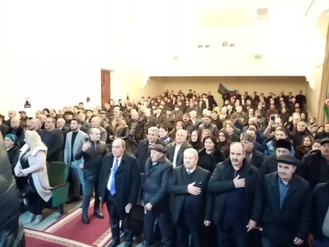 125 saylı dairədən namizəd Sumqayıtda seçicilərlə izdihamlı görüş keçirdi 125 saylı dairədən namizəd Sumqayıtda seçicilərlə izdihamlı görüş keçirdi