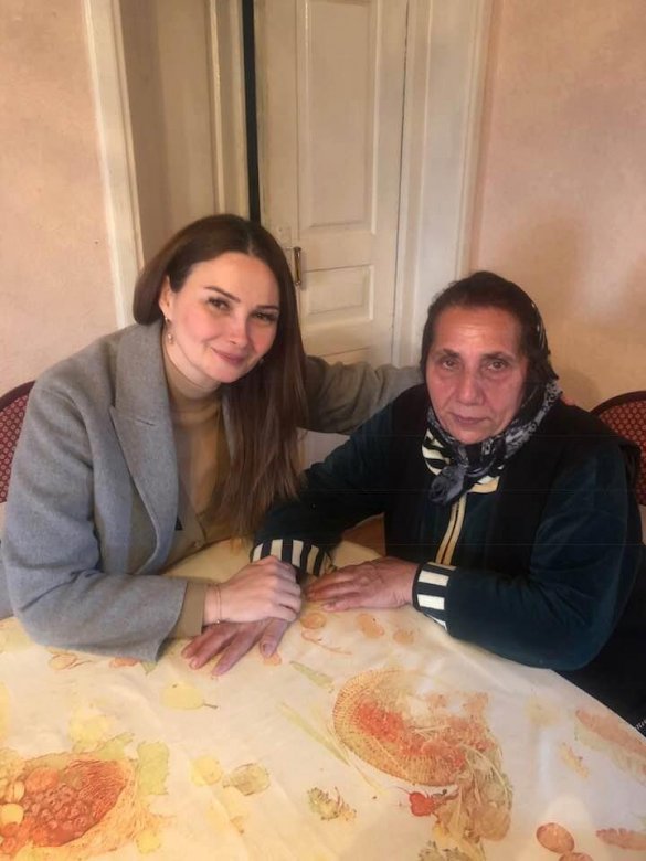 Qənirə Paşayeva doğulduğu kənddə seçicilərlə görüşüb Qənirə Paşayeva doğulduğu kənddə seçicilərlə görüşüb