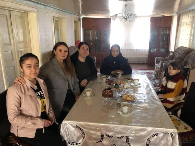 Qənirə Paşayeva doğulduğu kənddə seçicilərlə görüşüb Qənirə Paşayeva doğulduğu kənddə seçicilərlə görüşüb