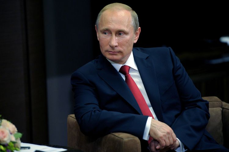 Putin Polad Bülbüloğlunu mükafatlandırıb