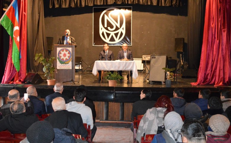Qüdrət Həsənquliyev seçicilərlə növbəti dəfə görüşüb Qüdrət Həsənquliyev seçicilərlə növbəti dəfə görüşüb