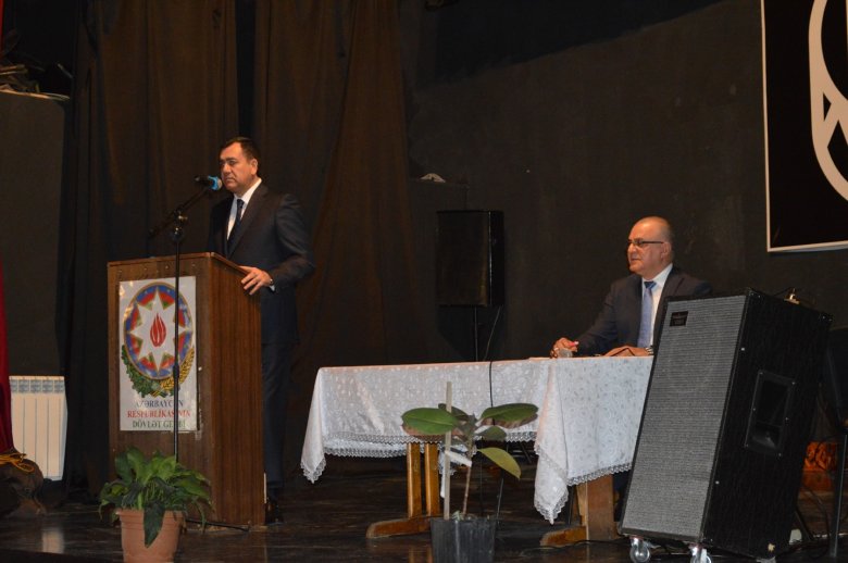 Qüdrət Həsənquliyev seçicilərlə növbəti dəfə görüşüb Qüdrət Həsənquliyev seçicilərlə növbəti dəfə görüşüb