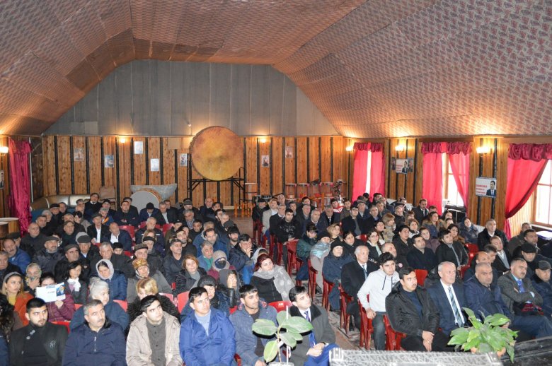 Qüdrət Həsənquliyev seçicilərlə növbəti dəfə görüşüb Qüdrət Həsənquliyev seçicilərlə növbəti dəfə görüşüb