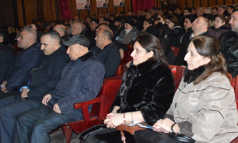 Qüdrət Həsənquliyev seçicilərlə növbəti dəfə görüşüb Qüdrət Həsənquliyev seçicilərlə növbəti dəfə görüşüb
