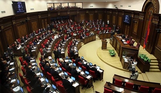 Ermənistan referenduma gedir - Parlamentdən qərar