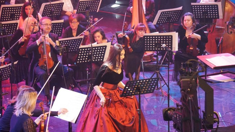TÜRKSOY-un baş katibi Musiqili Teatrın solistinə mükafat verib