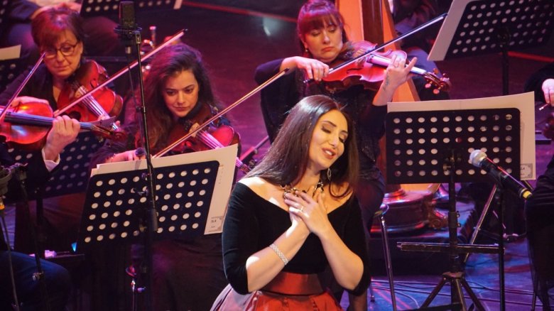TÜRKSOY-un baş katibi Musiqili Teatrın solistinə mükafat verib