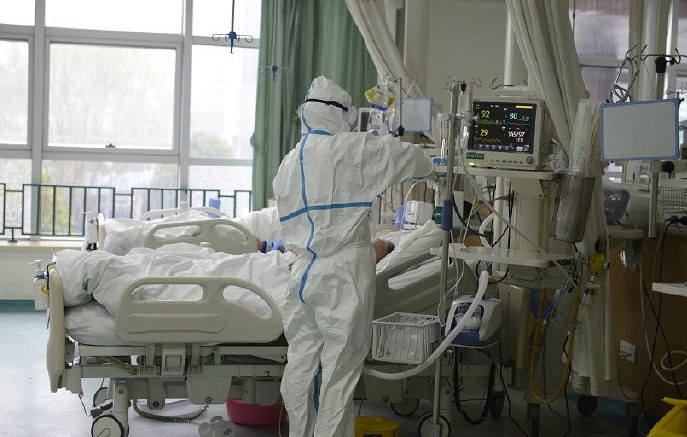 İranda koronavirusa yoluxmuş qadın ölüb