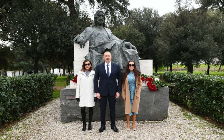 Prezident və Birinci xanım Romada Nizami Gəncəvinin abidəsini ziyarət edib