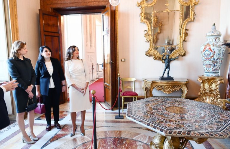 Mehriban Əliyeva İtaliyanın Kuirinale Sarayı ilə tanış oldu 