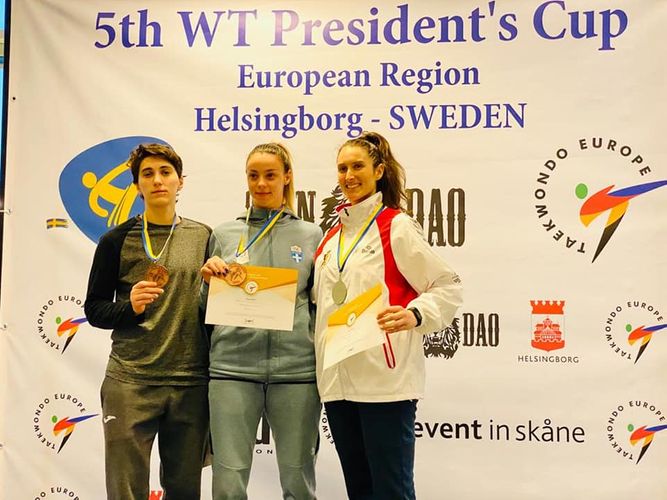 Taekvondoçularımız İsveçdən 9 medalla qayıdıb