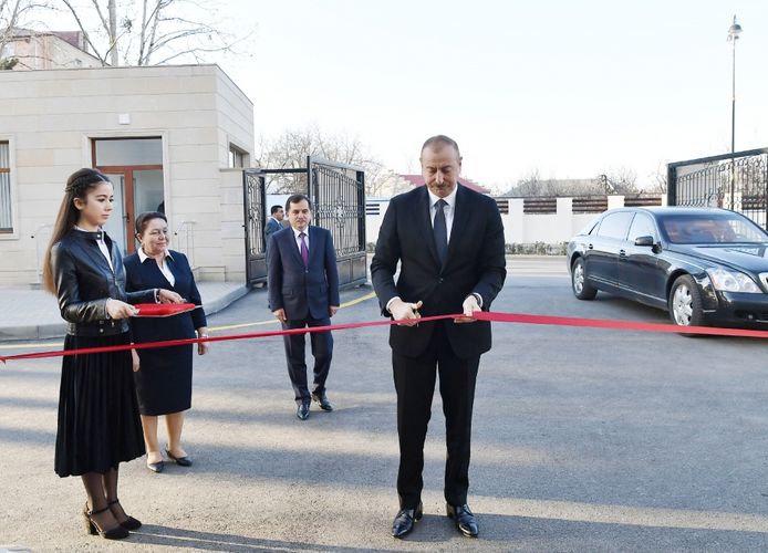 Prezident Qazaxda mərkəzi xəstəxananın açılışında iştirak edib