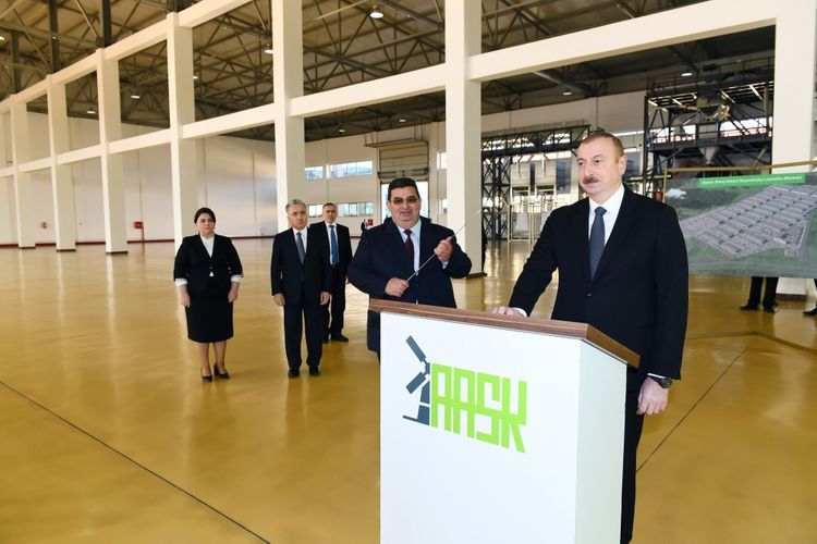 İlham Əliyev: “Vətəndaşlarımız yaxşı maaşla təmin olunmalıdır” İlham Əliyev: “Vətəndaşlarımız yaxşı maaşla təmin olunmalıdır”