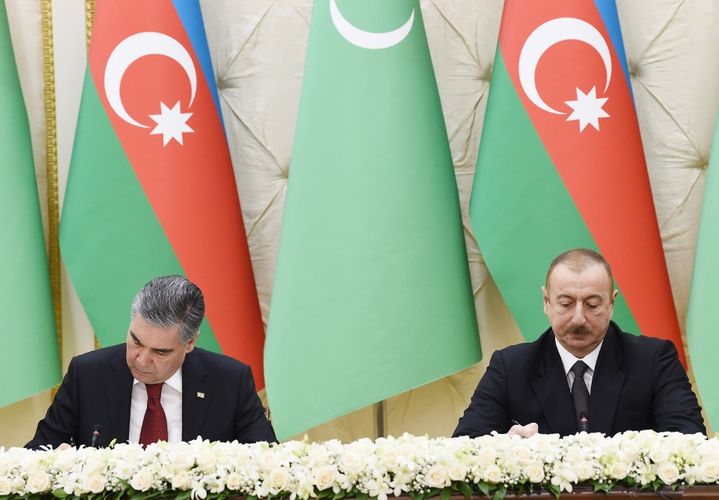 Prezidentlər Azərbaycan ilə Türkmənistan arasında sənədlər imzalayıblar