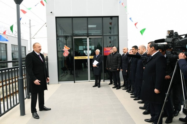 Prezident Pirşağı-Görədil-Novxanı-Sumqayıt yolunun açılışında iştirak edib