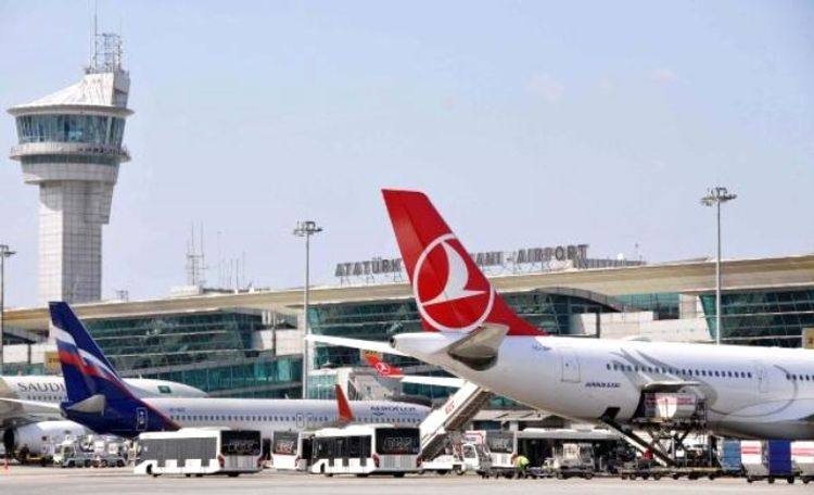 Türkiyə aeroportları ölkəyə gələnləri koronavirusla bağlı yoxlayacaq