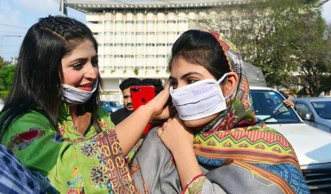 Pakistanda maska taxmaq icbari oldu