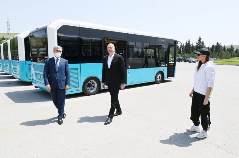 Prezident və Birinci xanım Şamaxıda xüsusi texnikalara baxış keçirdi, bağça açılışını etdi