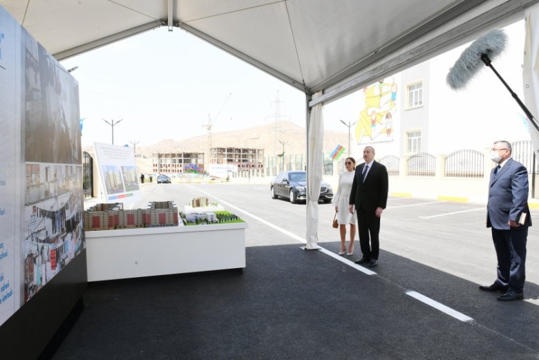 Prezident və Mehriban Əliyeva “Qobu Park-3” yaşayış kompleksinin açılışında iştirak ediblər
