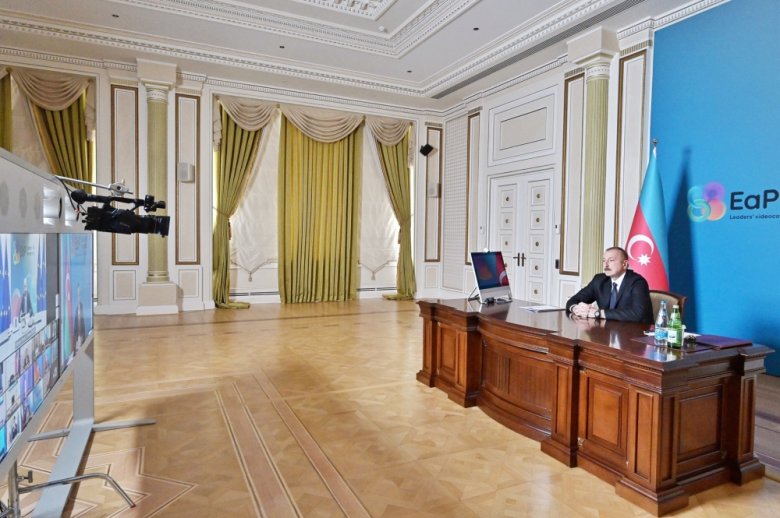 "Sakit otur..." - Prezident İlham Əliyev Paşinyanın sammitdəki replikasına tutarlı cavab verdi
