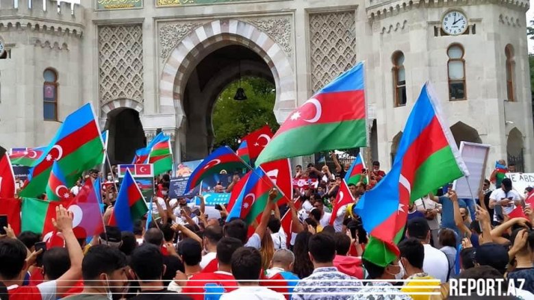 İstanbulda Azərbaycana dəstək aksiyası keçirilib