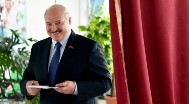 Lukaşenko seçkilərdə 80 faizdən çox səs toplayb