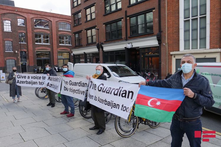 Azərbaycanlılar “Guardian” nəşrinin binası qarşısında aksiya keçirib - Video