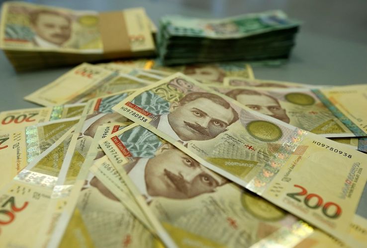 Gürcüstanın maliyyə naziri larinin ucuzlaşmasının səbəbini izah edib