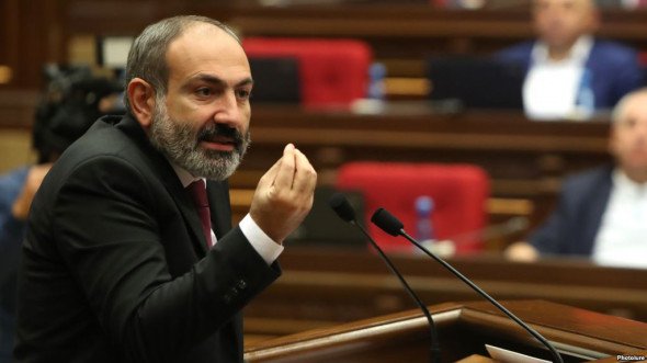 Erməni deputat Paşinyan hökumətindən şübhələnir
