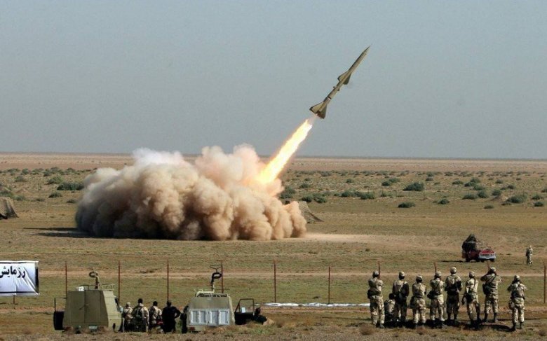 İran ballistik raketləri sınaqdan keçirib
