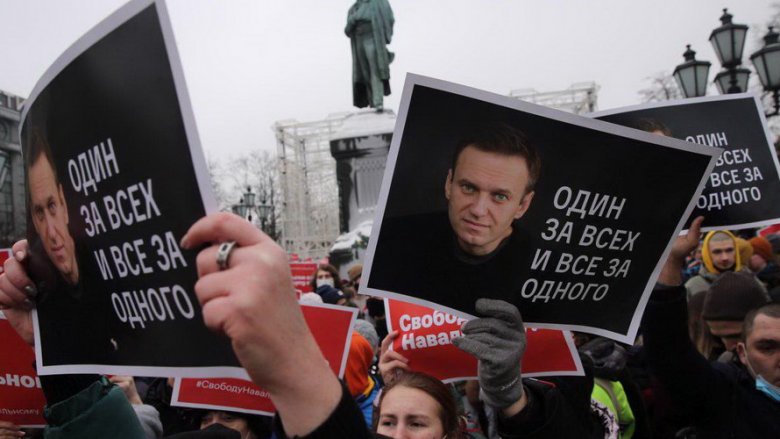 Navalnı Putini aşıra bilərmi? – Nina Xruşşovanın məqaləsi