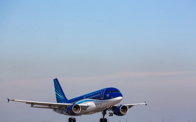 Tbilisi aeroportu Bakıya reyslərlə bağlı məlumat yayıb