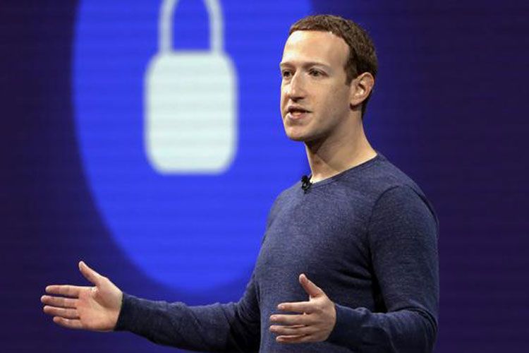 “Facebook”un qurucusunun şəxsi hesabları oğurlanıb