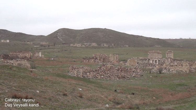 Azad edilmiş Daş Veysəlli kəndi