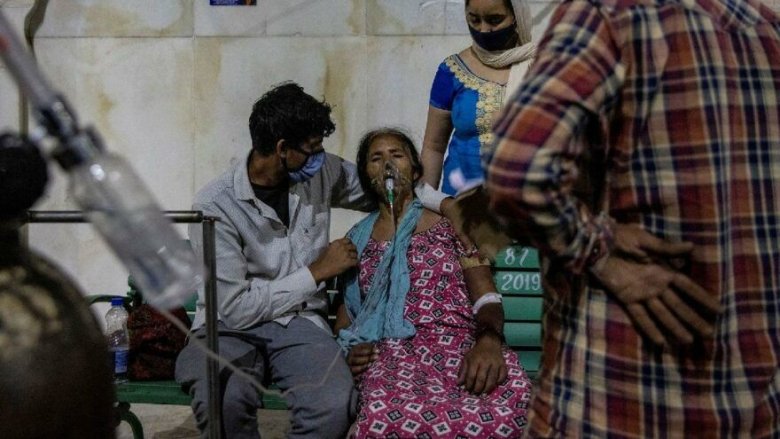 Hindistanda daha 348421 nəfər koronavirusa yoluxub, 4 mindən çox ölən var