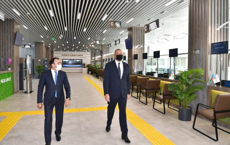 İlham Əliyev 6 saylı Bakı “ASAN xidmət” mərkəzinin açılışını edib