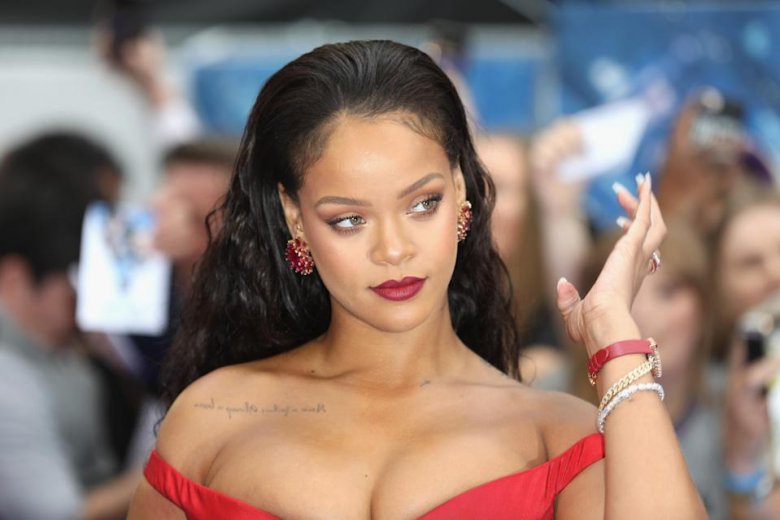 Rihanna planetin ən varlı müğənnisidir
