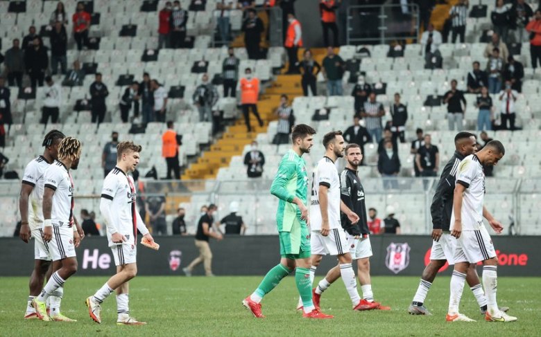 "Beşiktaş" aparıcı futbolçularını itirib